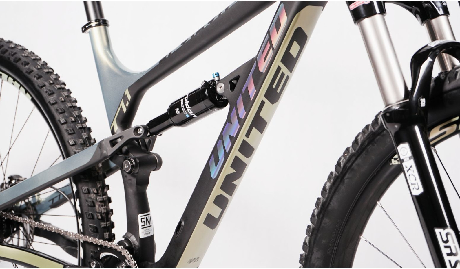 Hardtail vs Full Suspension: Mana yang Lebih Cocok Untukmu?