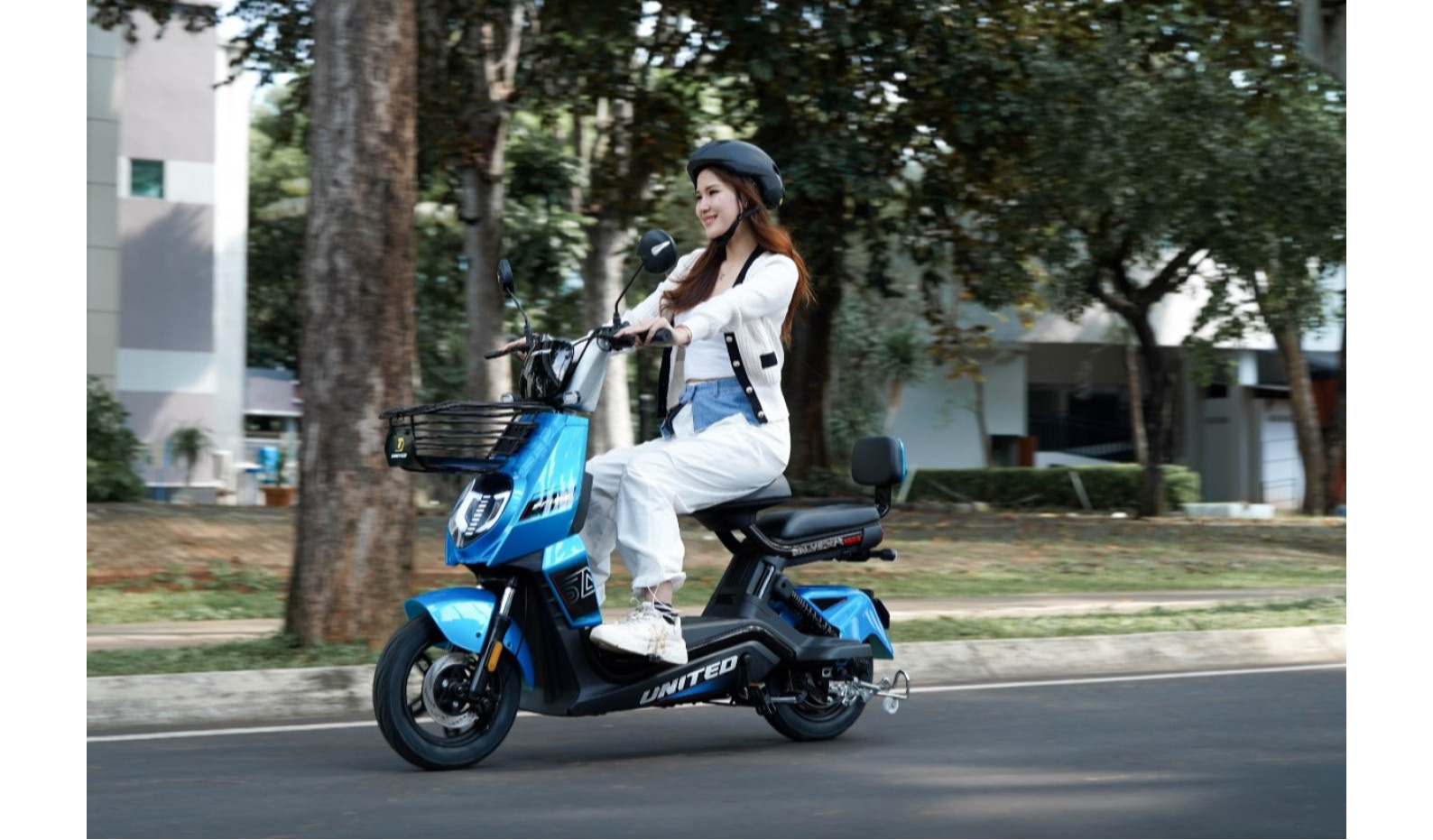 Salvador Prime: E-Moped Prima untuk Komuter Sehari-hari yang Nyaman