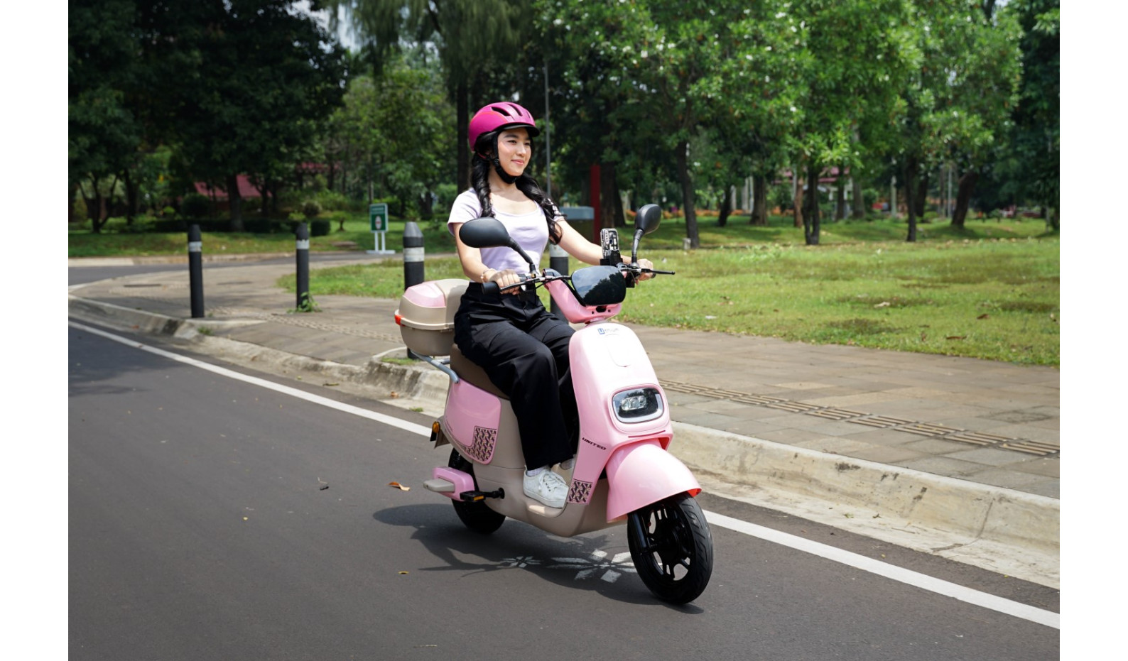 United Espana V1: Sepeda Listrik Stylish untuk Mobilitas Harian yang Praktis