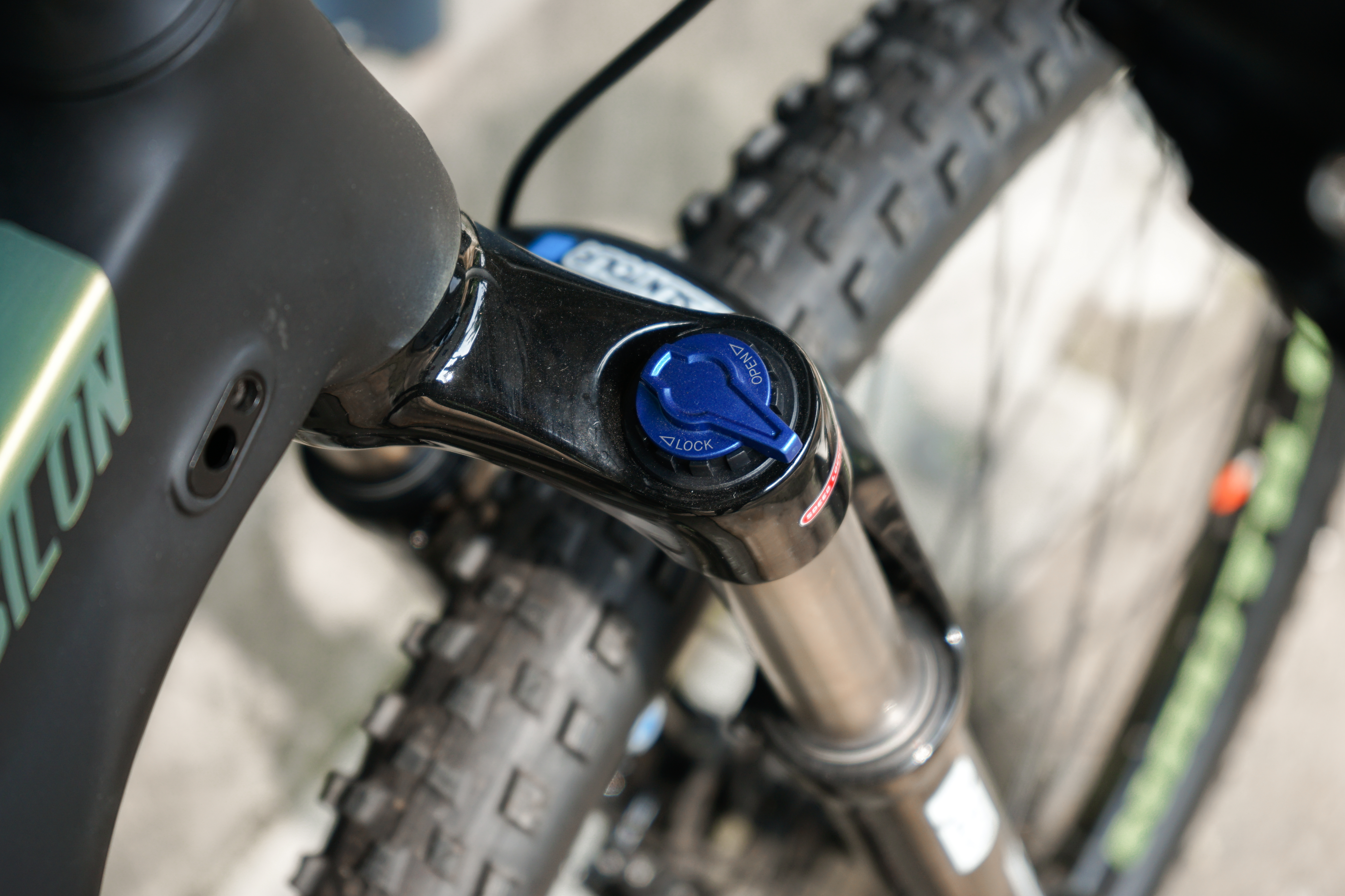 Jangan Anggap Sepele Fitur Suspension Lockout!