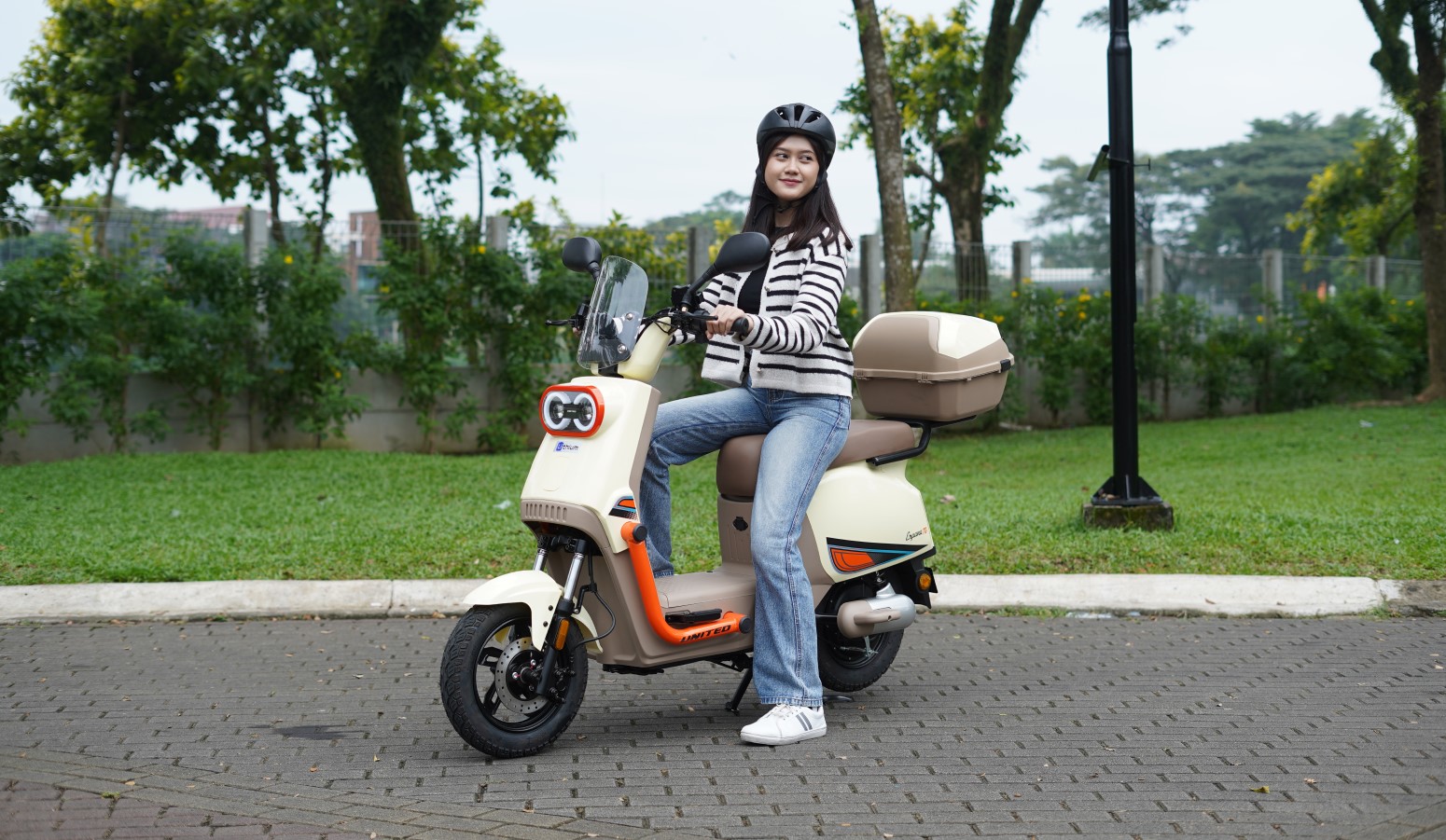 Rupiah Lagi Melemah?! Sepeda Listrik Ini Opsi Pilihan Kamu Untuk Efisiensi Pengeluaran Transportasi Sehari-hari